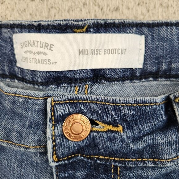 Levi's Classic Bootcut Womens Jeans Size 14 Blue Dark Wash Mid Rise Good Stretch - Picture 9 of 11